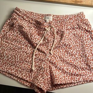 Lou & Grey printed M shorts